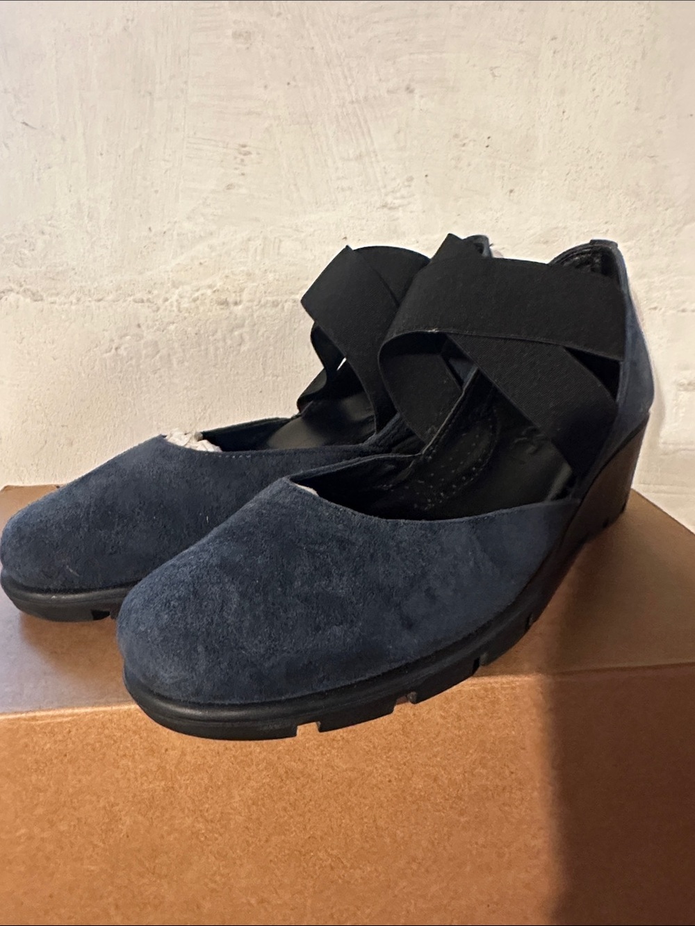 The Flexx “Get Back” Suede Mary Jane Wedges Deep Navy, women’s 6.5